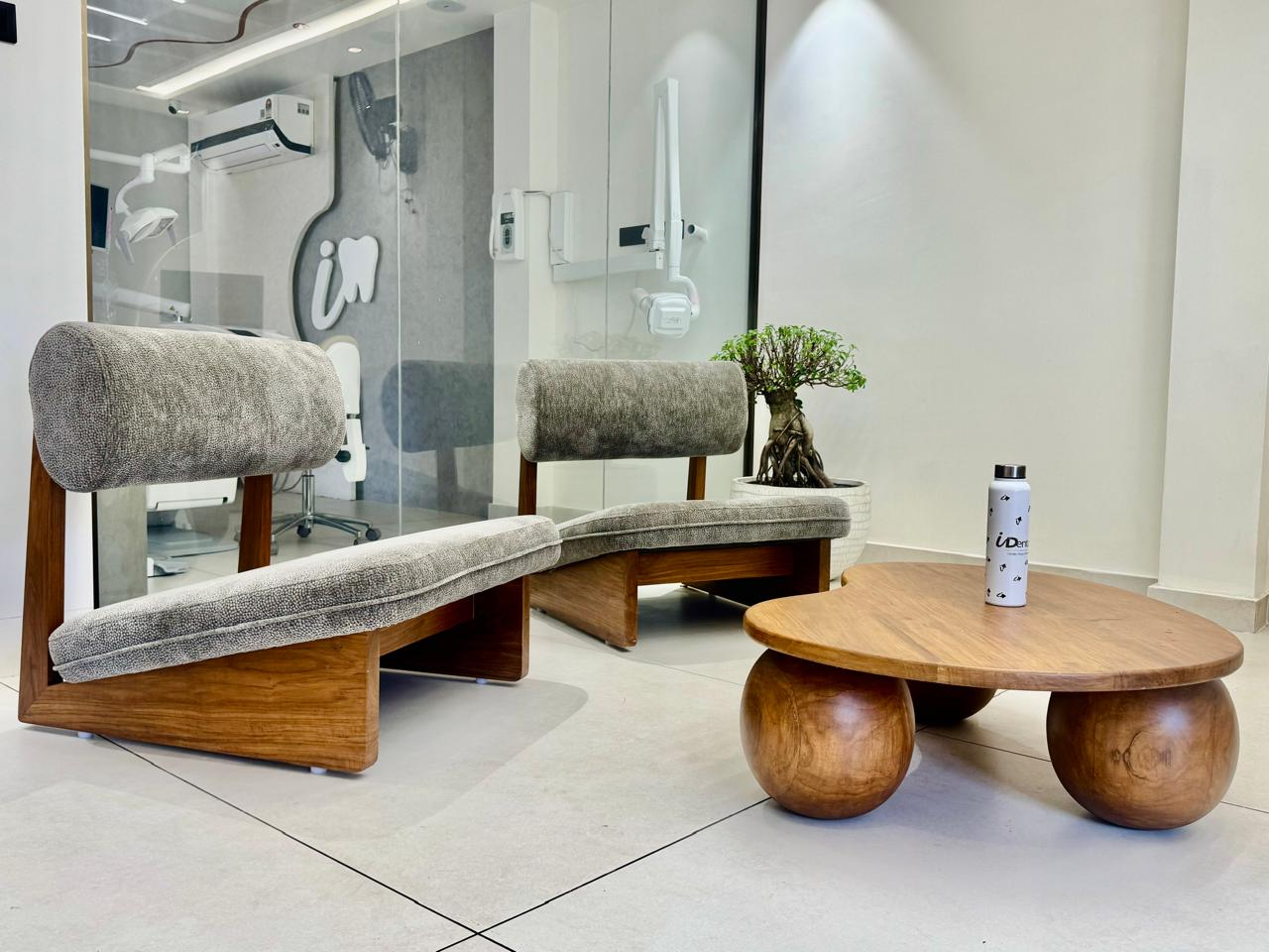 Comfortable iDental waiting lounge