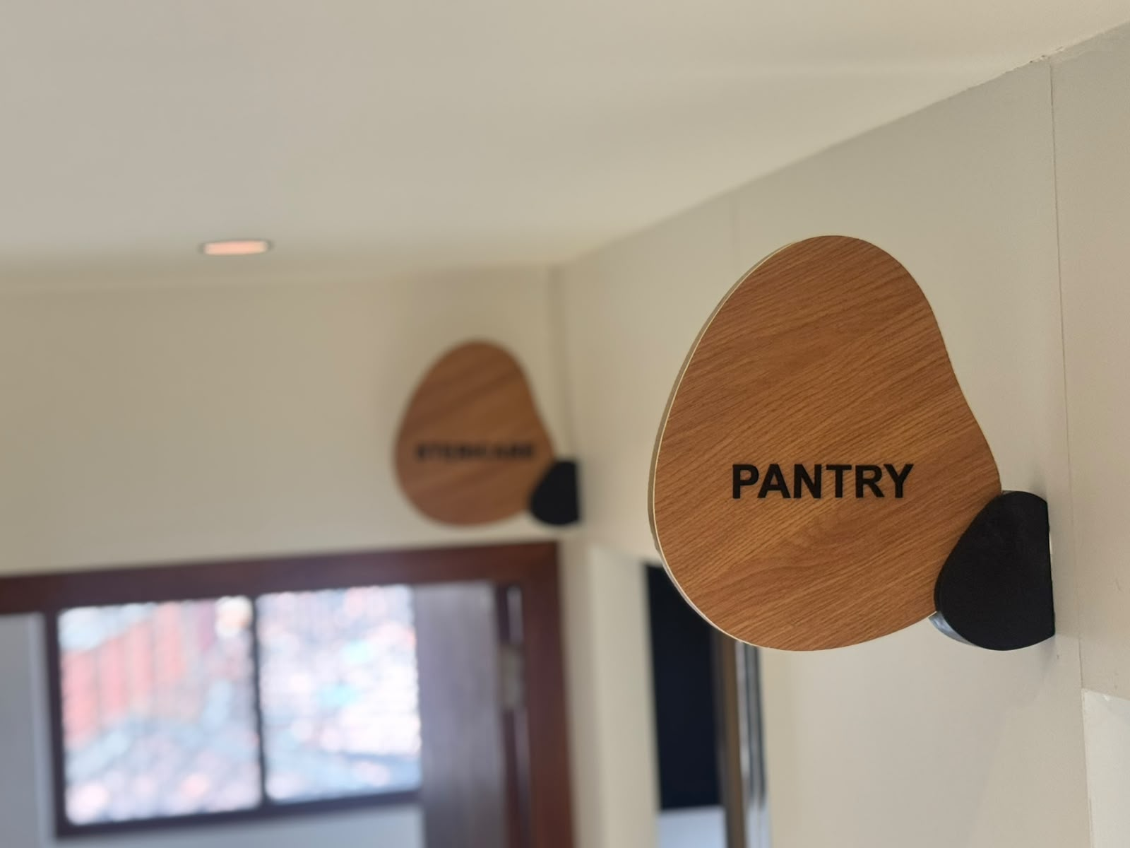 Pantry sign inside iDental